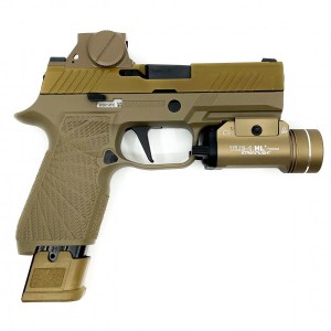 x2 Wilson Combat Grips, 3 Mags, x1 17rd x2 21rd